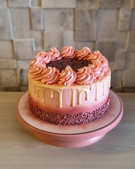 Bolo Drip Cake